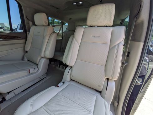 Certified 2023 Cadillac Escalade ESV Sport Platinum w/ LPO, ONYX Package AWD/4WD image 8