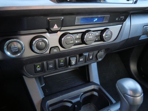 Certified 2022 Toyota Tacoma TRD Off-Road w/ Technology Package image 24