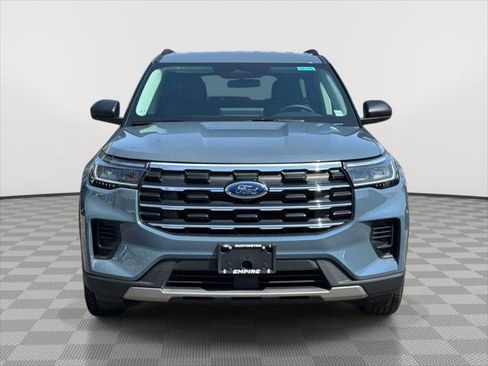Used 2025 Ford Explorer Active image 2