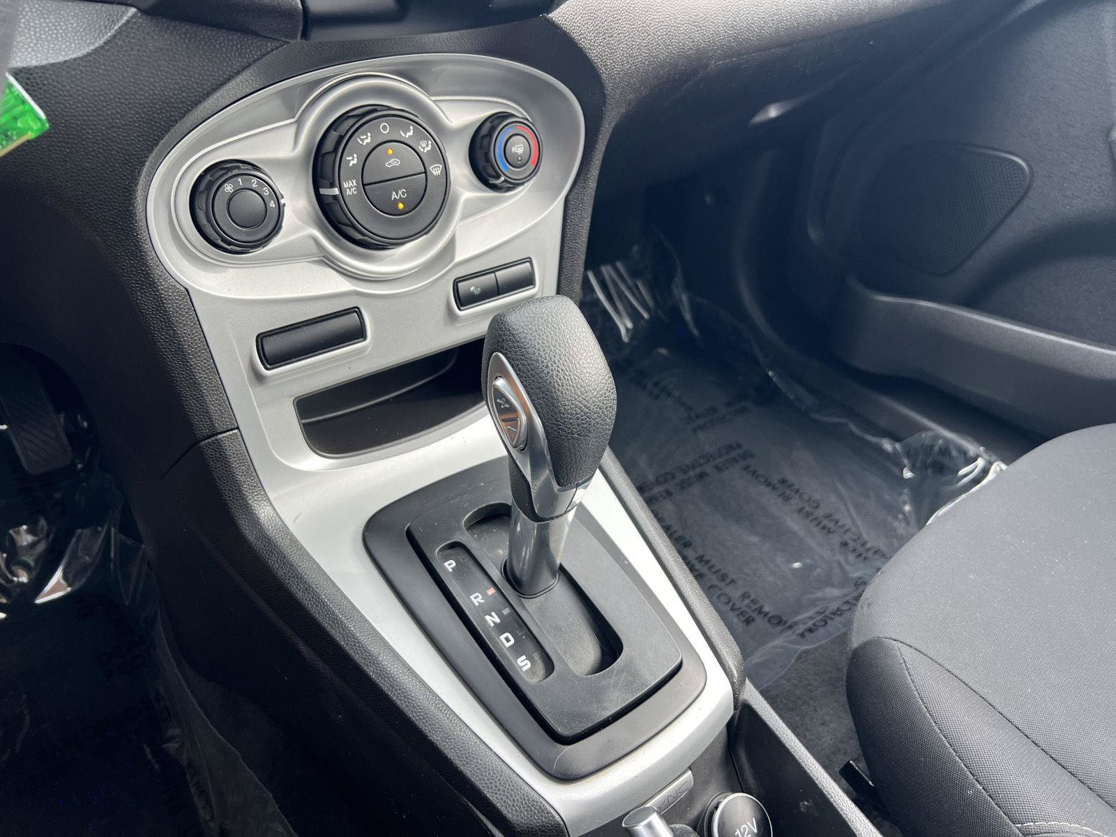 Used 2018 Ford Fiesta SE FWD image 32