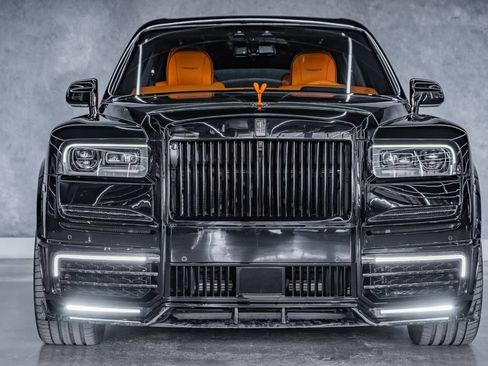 Used 2023 Rolls-Royce Cullinan AWD/4WD image 3