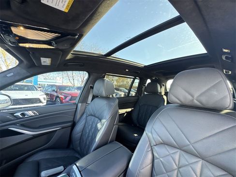 Used 2023 BMW X7 xDrive40i w/ M Sport Package image 22
