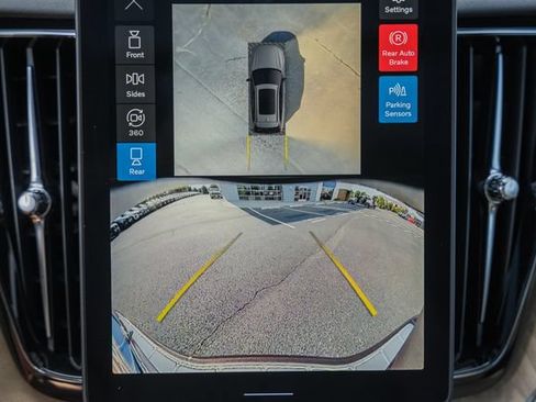 New 2026 Volvo XC60 B5 Plus w/ Protection Package Premier AWD/4WD image 44