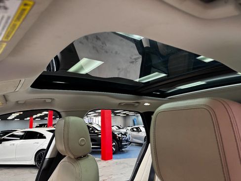 Used 2017 Jaguar F-PACE Prestige image 35