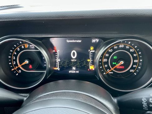 Used 2022 Jeep Wrangler Unlimited Sport image 34