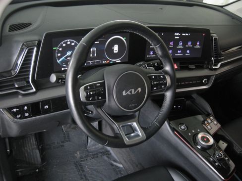 Used 2024 Kia Sportage SX Prestige image 10