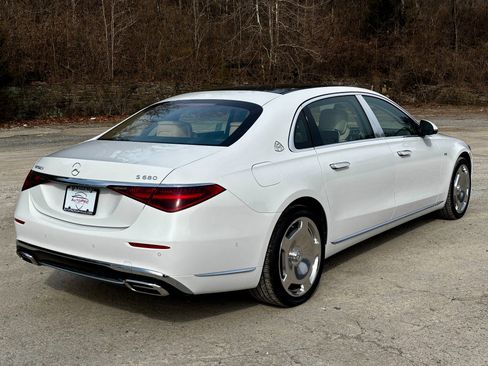 Used 2025 Mercedes-Benz Maybach S 680 4MATIC image 3