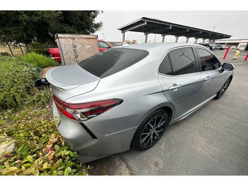 Used 2023 Toyota Camry SE FWD image 5