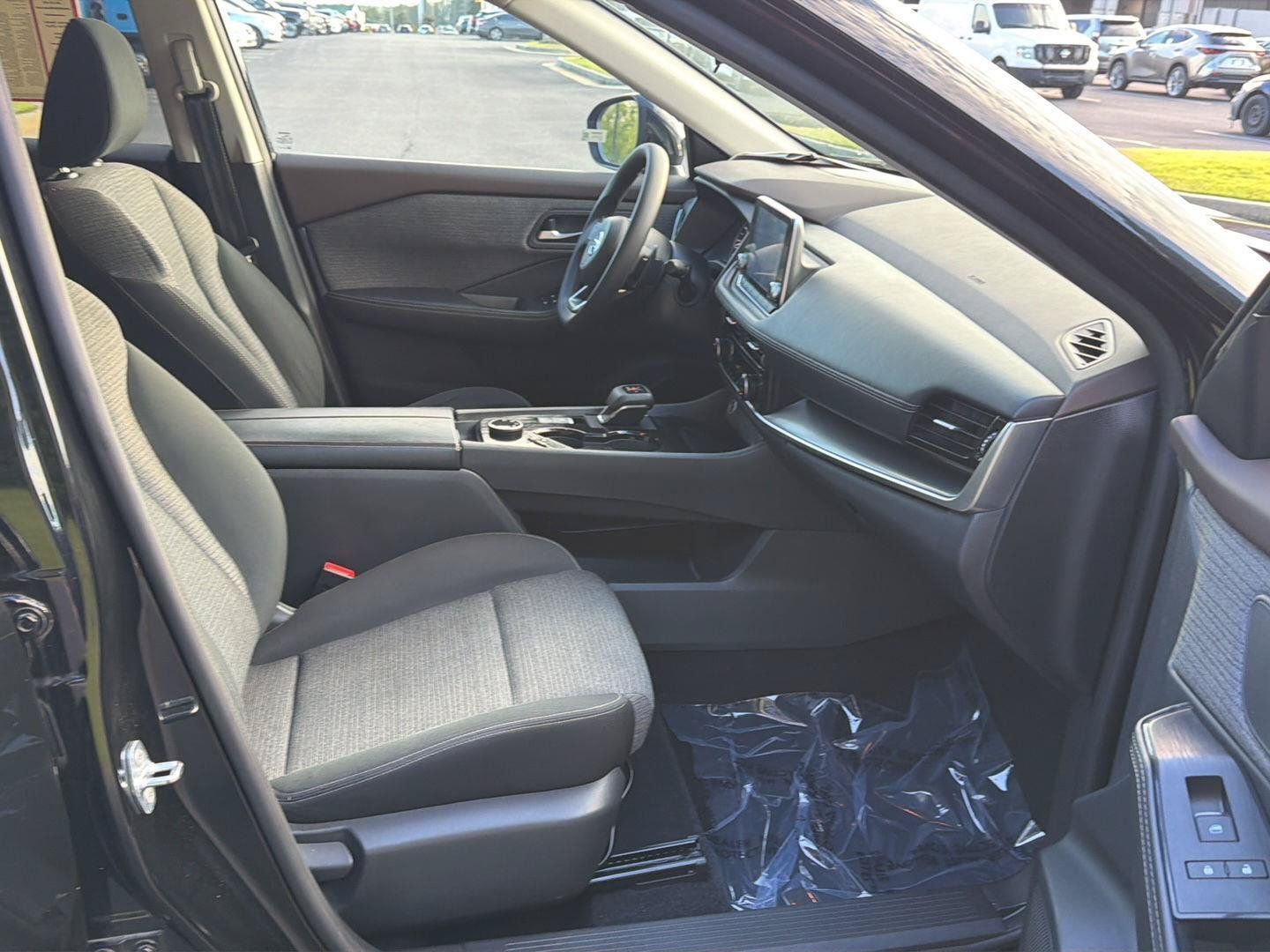 Used 2021 Nissan Rogue SV AWD/4WD image 13