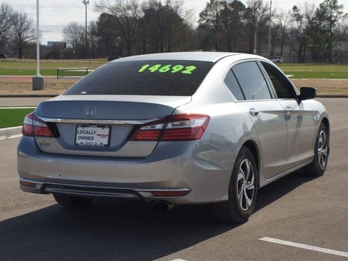Used 2016 Honda Accord LX image 12