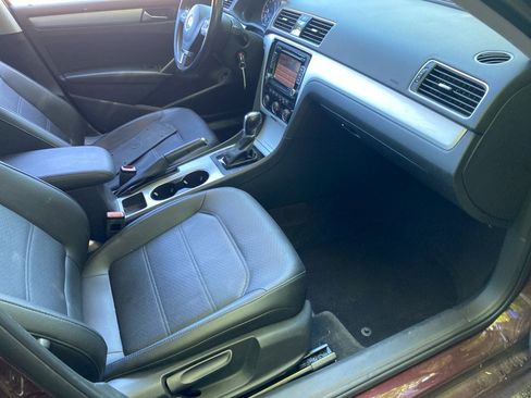 Used 2013 Volkswagen Passat 2.5 SE FWD image 22