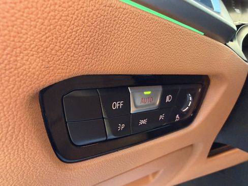 Used 2021 BMW 330i xDrive Sedan w/ Convenience Package image 22