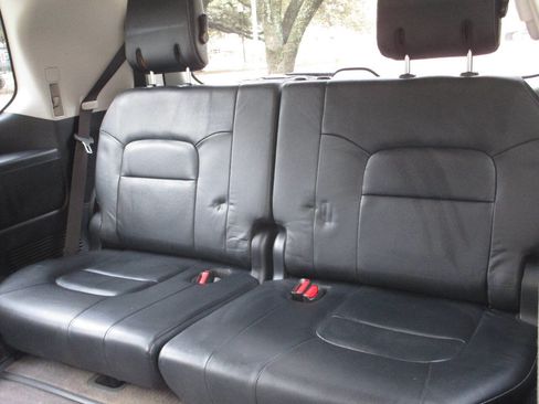 Used 2014 Toyota Land Cruiser image 15