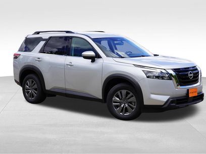 Used 2025 Nissan Pathfinder SV