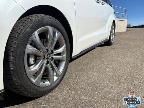 Used 2024 Toyota Sienna Platinum image 13