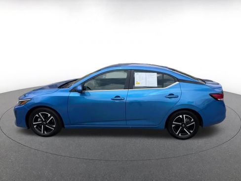 Used 2025 Nissan Sentra SV FWD image 9