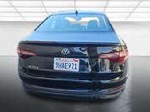 Used 2023 Volkswagen Jetta SE FWD image 9
