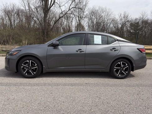 Used 2025 Nissan Sentra SV FWD image 38
