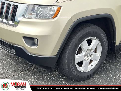 Used 2011 Jeep Grand Cherokee Laredo AWD/4WD image 8