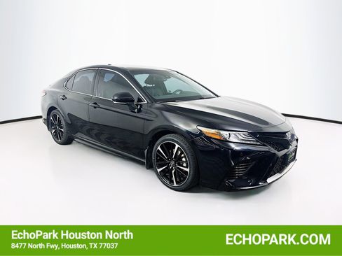Used 2018 Toyota Camry XSE FWD image 1