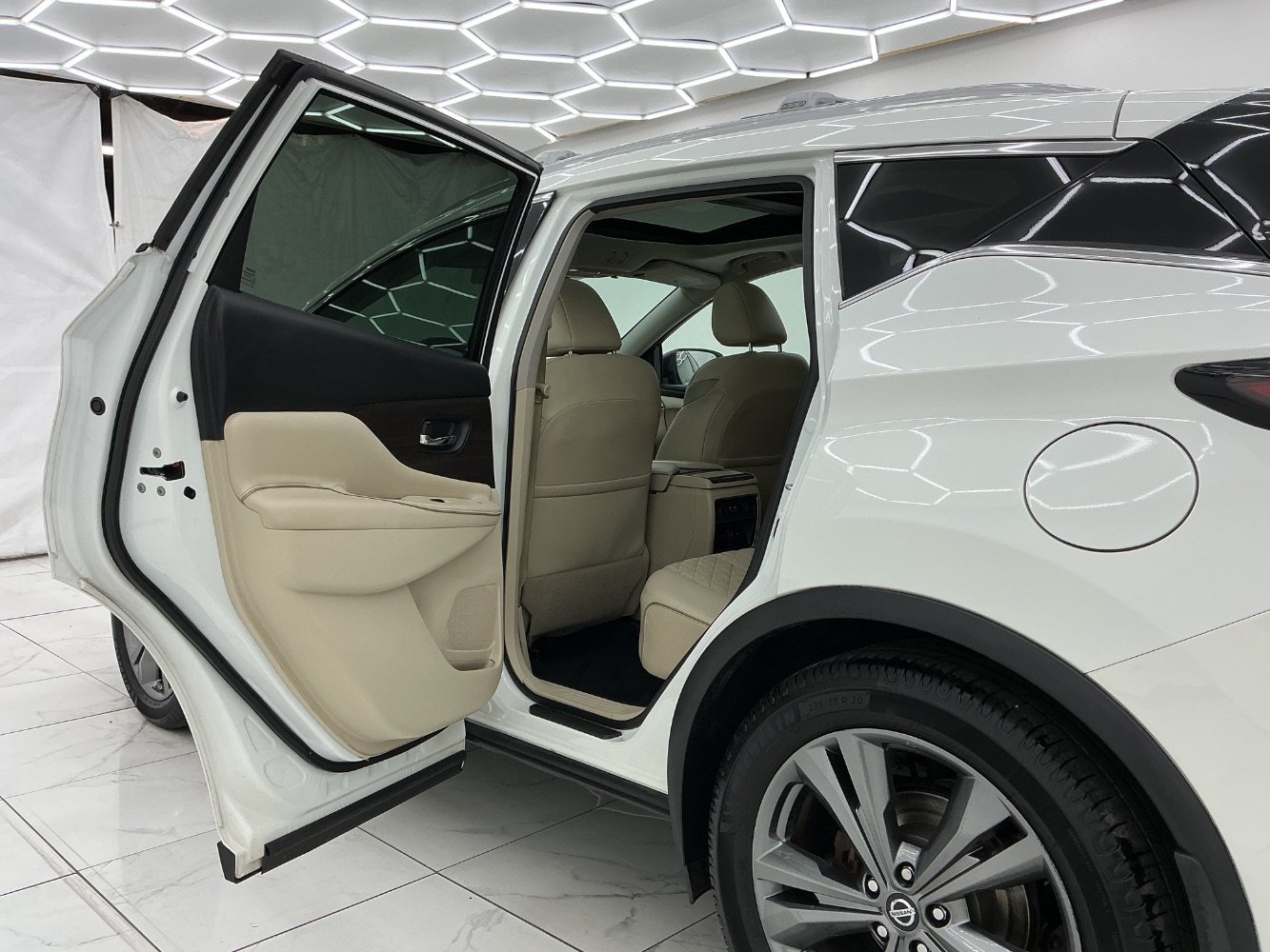 Used 2019 Nissan Murano Platinum w/ Cargo Package AWD/4WD image 22