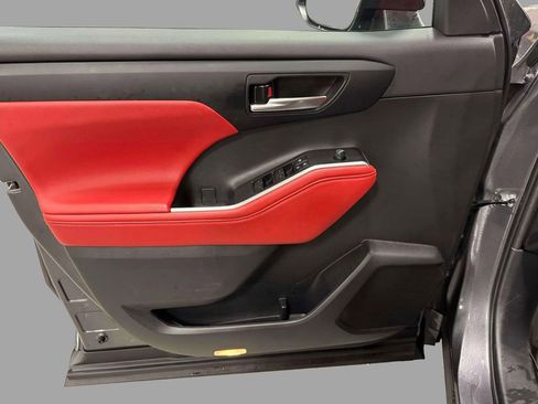 Used 2023 Toyota Highlander XSE image 15