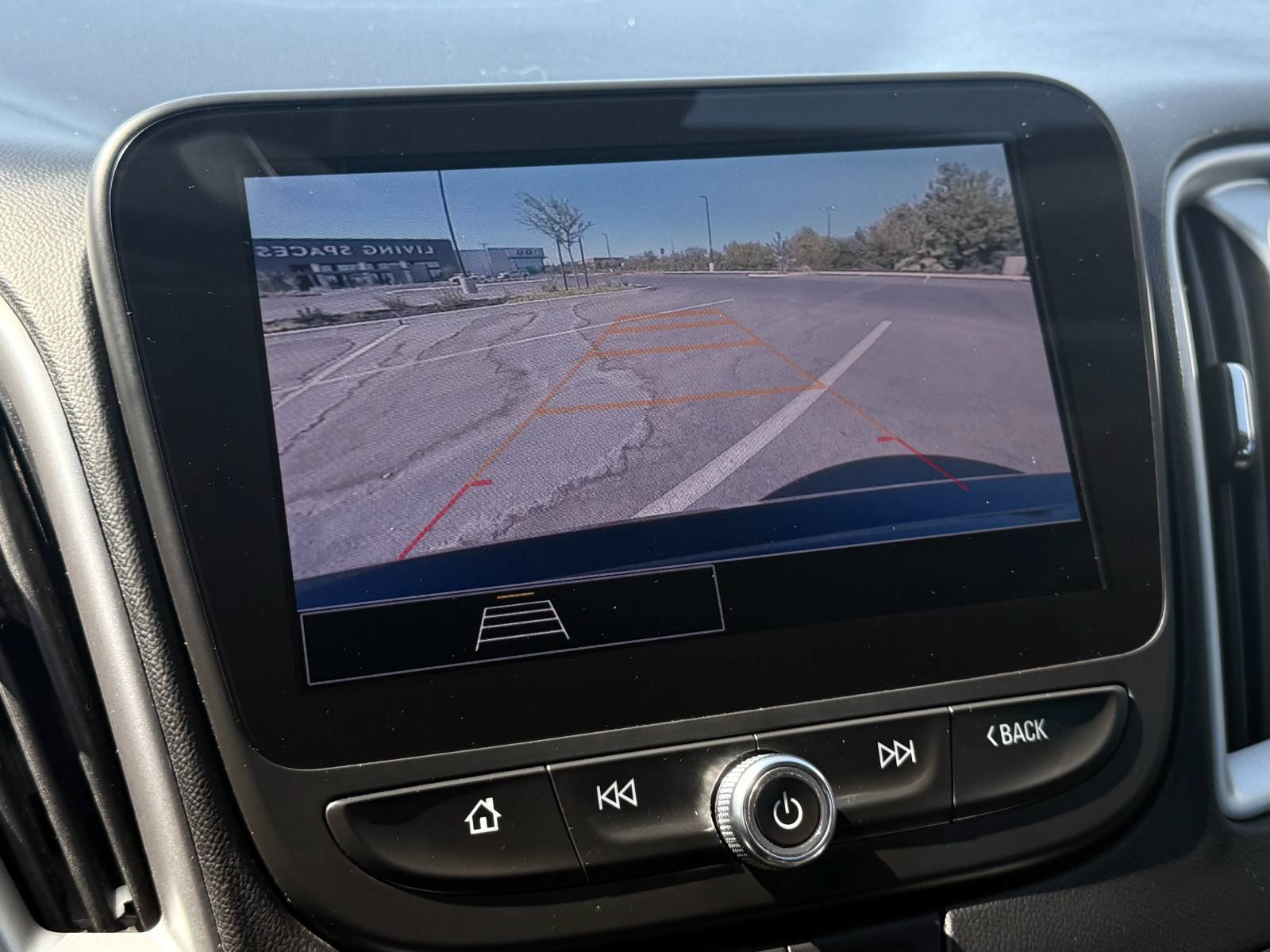 Used 2023 Chevrolet Malibu LS FWD image 21