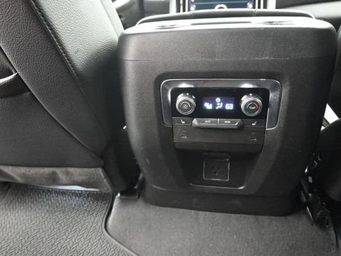 Used 2025 GMC Yukon Denali AWD/4WD image 18