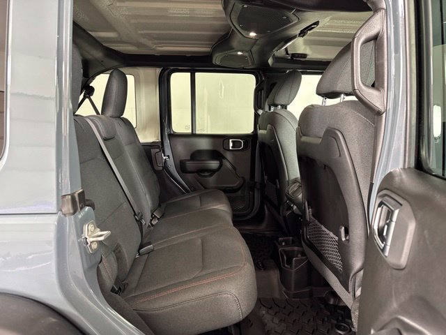 Used 2025 Jeep Wrangler Unlimited Rubicon AWD/4WD image 5