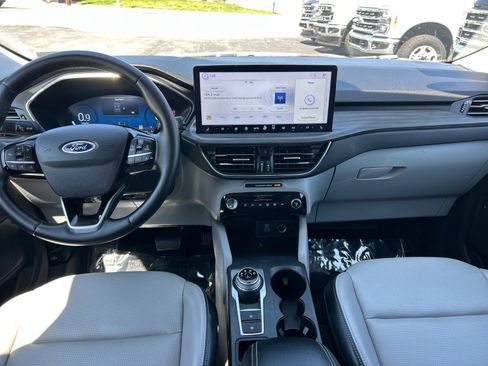 Certified 2023 Ford Escape Platinum AWD/4WD image 6