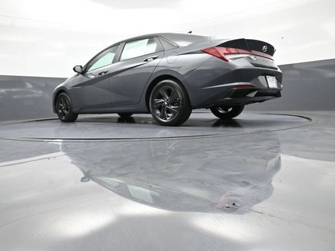Certified 2023 Hyundai Elantra SEL FWD image 31