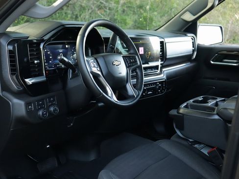 Used 2023 Chevrolet Silverado 1500 LT image 9