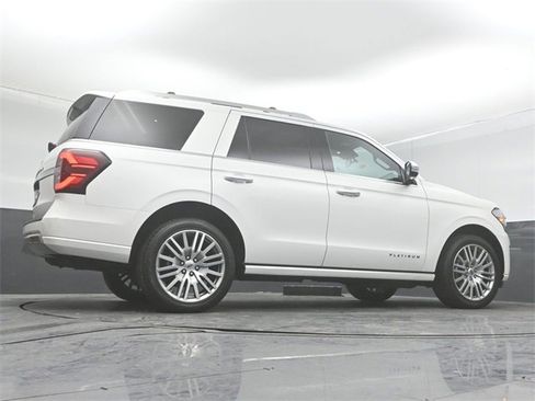 Certified 2022 Ford Expedition Platinum image 45