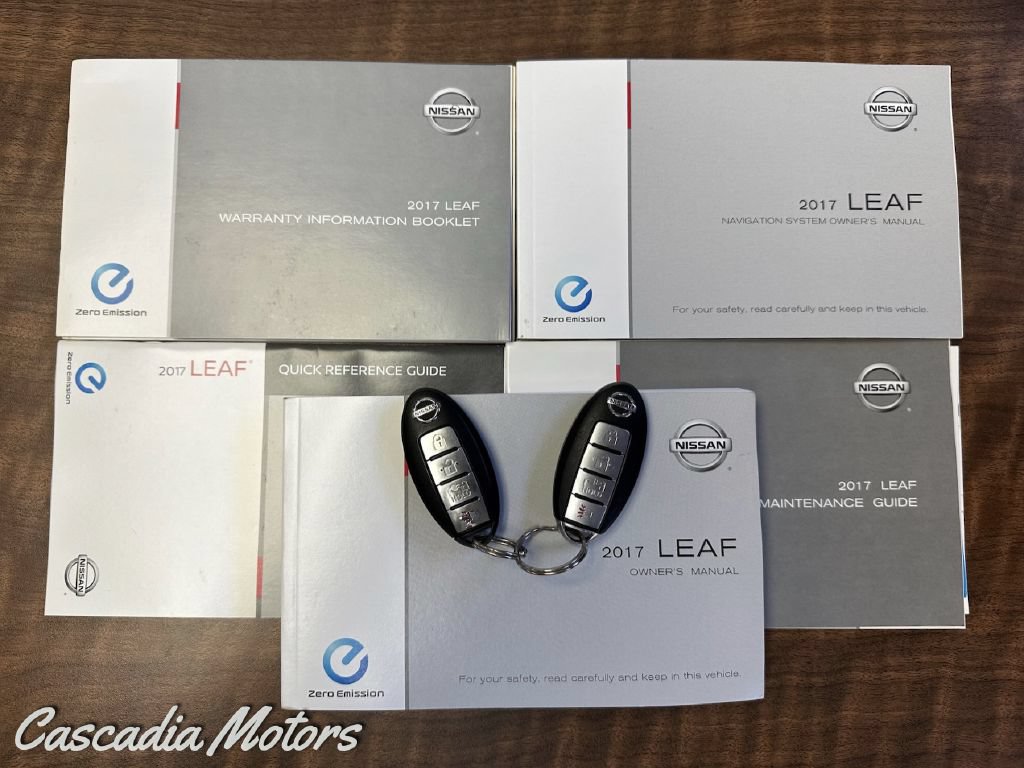 Used 2017 Nissan Leaf SL FWD image 2