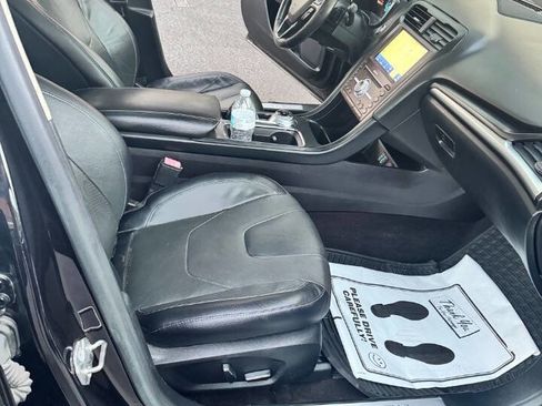 Used 2020 Ford Fusion Titanium image 28