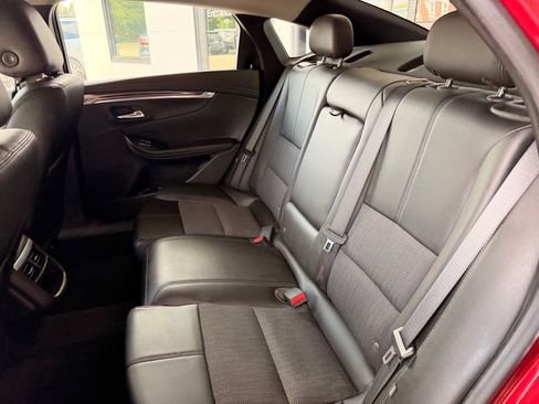 Used 2016 Chevrolet Impala LT w/ Convenience Package FWD image 12