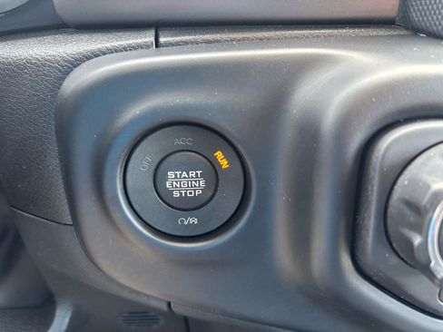 Used 2022 Jeep Wrangler Unlimited Sport AWD/4WD image 19
