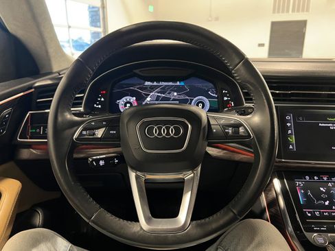 Used 2019 Audi Q8 Prestige image 11