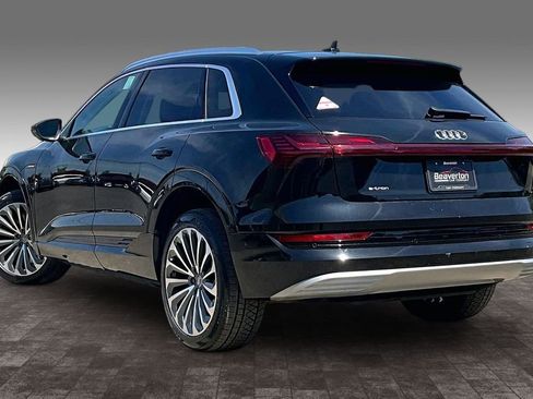 Used 2019 Audi e-tron Prestige w/ Prestige Package AWD/4WD image 13
