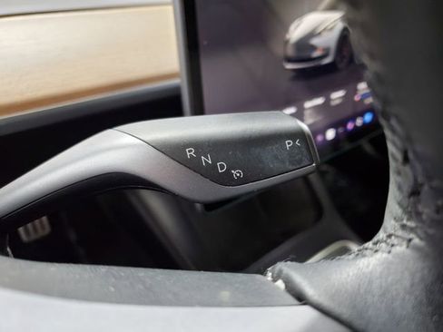 Used 2022 Tesla Model 3 Performance image 15