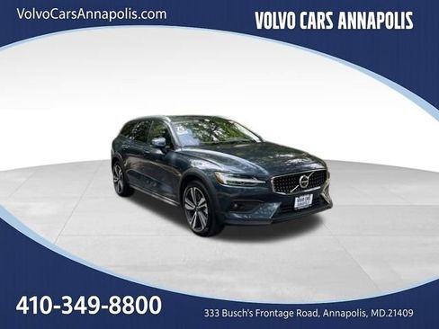 Certified 2025 Volvo V60 B5 Cross Country Plus AWD/4WD image 1