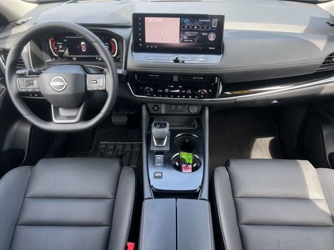 Certified 2025 Nissan Rogue SL w/ SL Premium Package FWD image 2