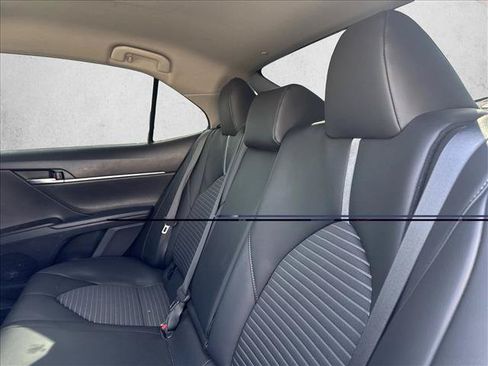 Used 2022 Toyota Camry SE w/ Carpet Mat Package (TMS) FWD image 17