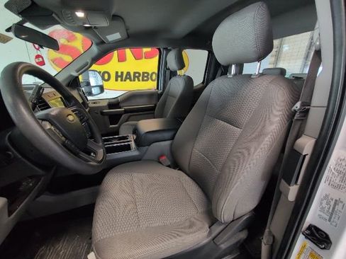 Used 2019 Ford F150 XLT w/ Trailer Tow Package image 10