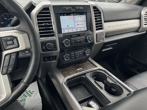 Used 2017 Ford F250 Lariat w/ Lariat Ultimate Package image 28