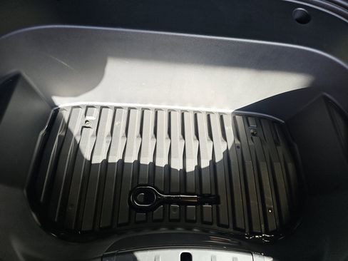 Used 2023 Tesla Model 3 Standard Range image 22