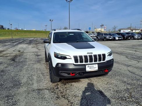 Used 2021 Jeep Cherokee Trailhawk w/ Technology Group AWD/4WD image 4