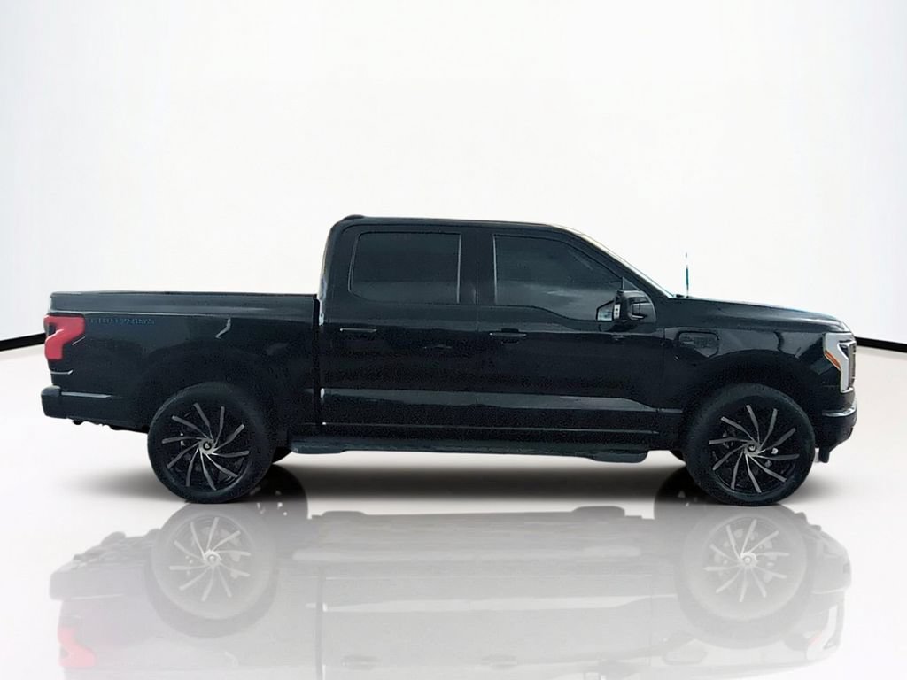 Used 2023 Ford F150 Lightning Platinum AWD/4WD image 4