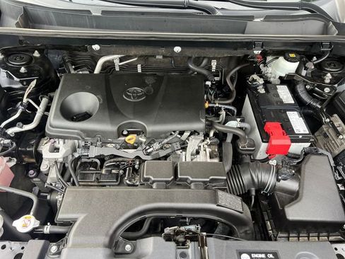 Used 2021 Toyota RAV4 LE image 34