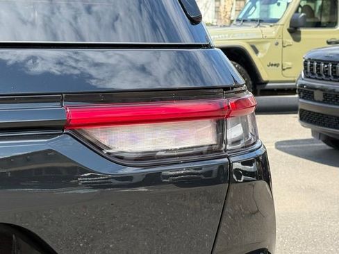New 2026 Jeep Grand Cherokee Limited AWD/4WD image 15